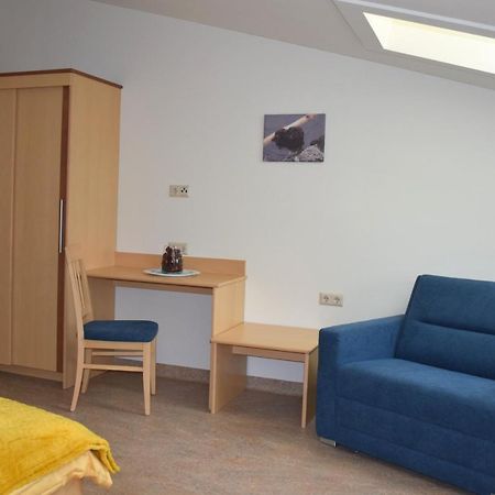 Atrium Gaestezimmer Und Restaurant - Hohenau An Der March エクステリア 写真